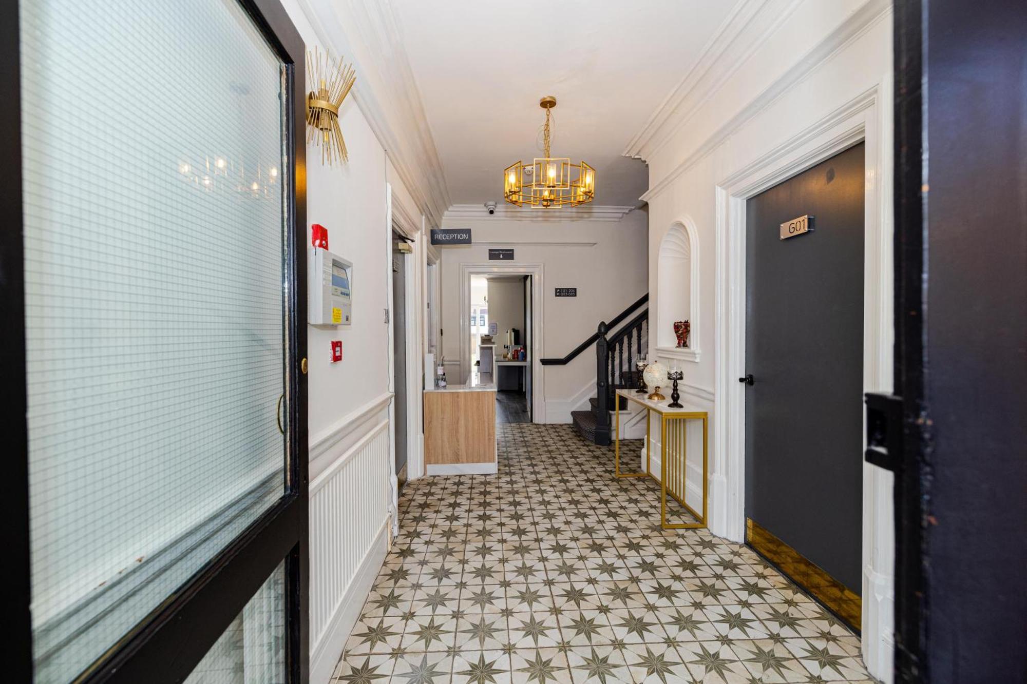 Woodford Hotel London Eksteriør billede